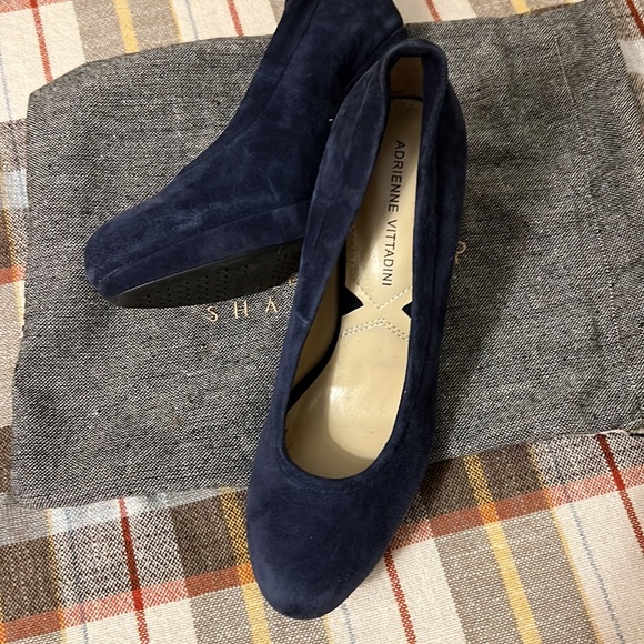 ADRIENNE VITTADINI. Size 7. not worn - Picture 4 of 5